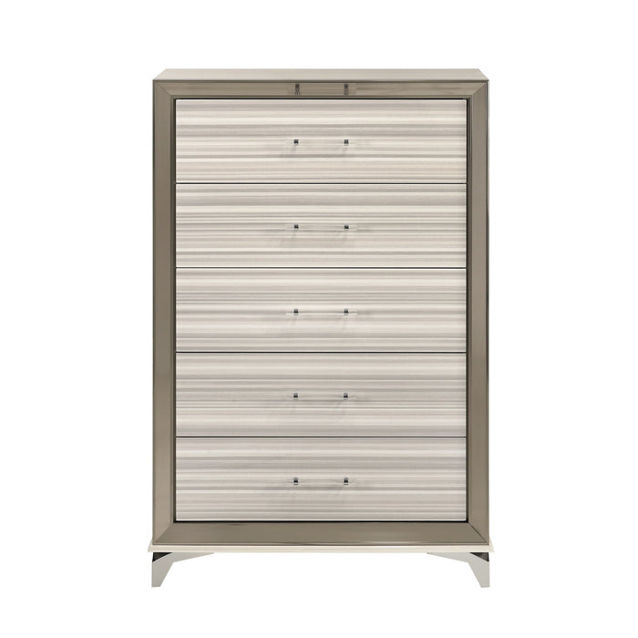 Star - Chest - White